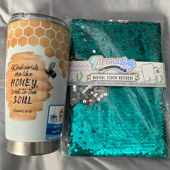 V-Neck Teal, white & black pullover sweater with FREE gifts. - Picture 3 of 4